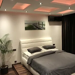 apartment-lupacova.praguehotelsweb.com/
